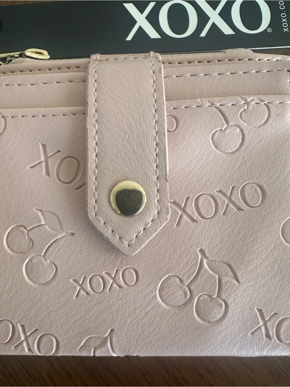 💕XOXO Blush Pink Card Holder – Cherry & XOXO Embossed Design 🍒
